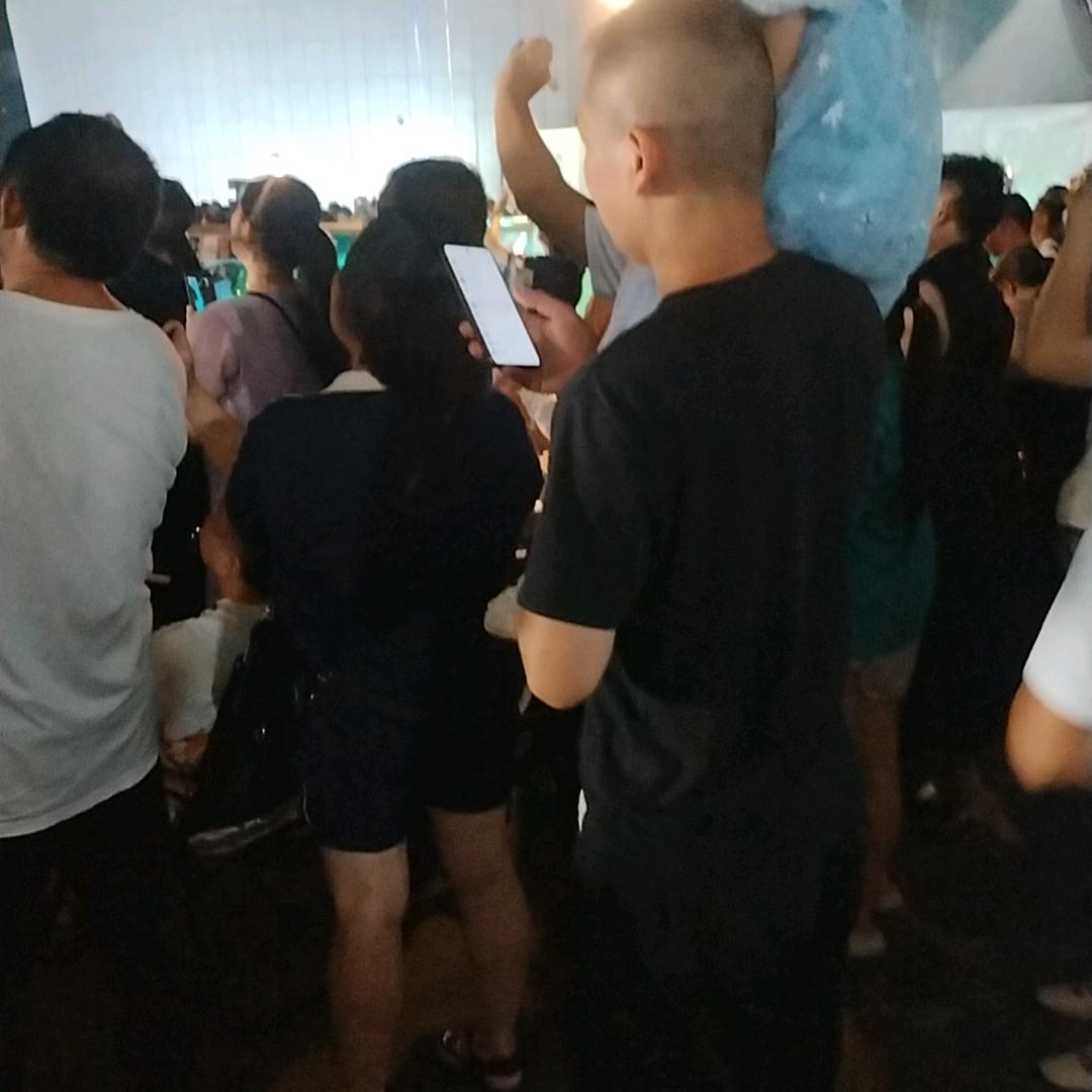 炽热但灯牌