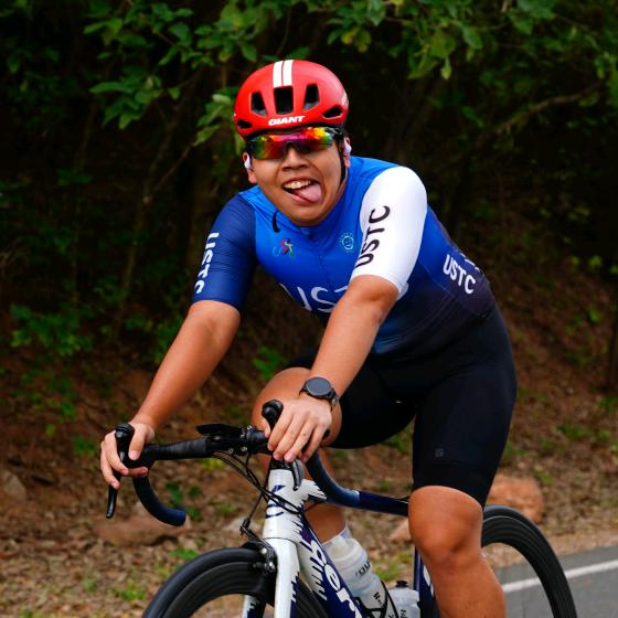 骑公路车的🍍🍍