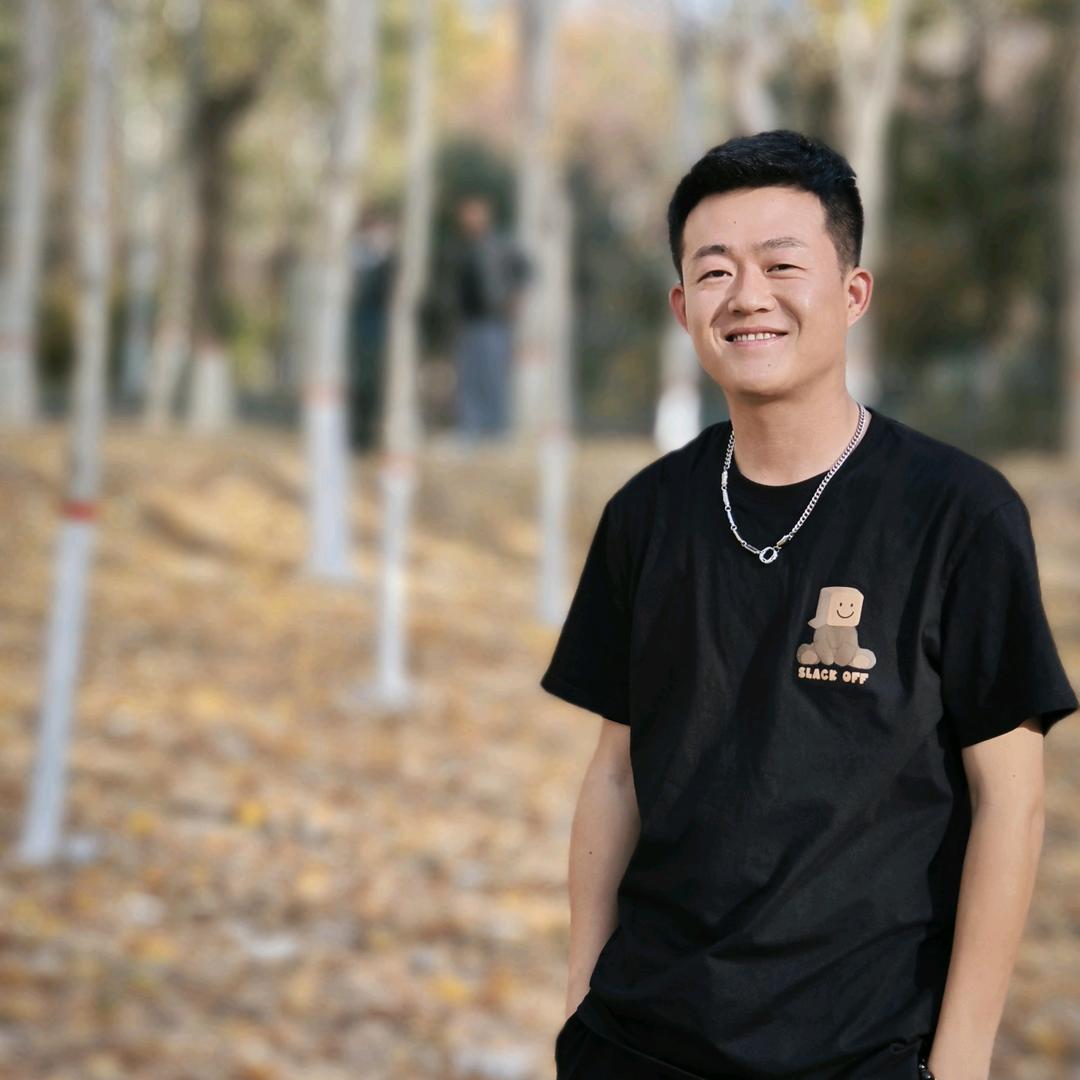 徐洋.