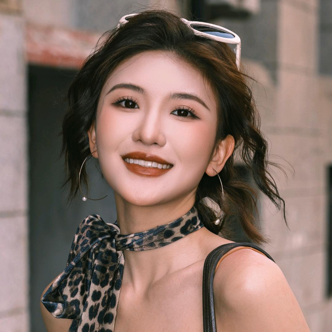 陈格格
