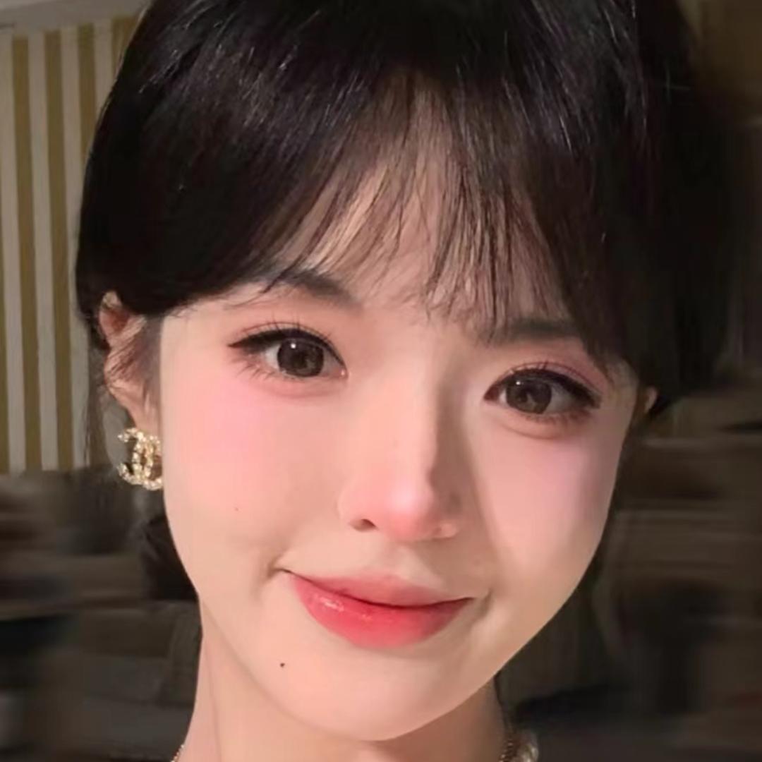 雄鹰展翅