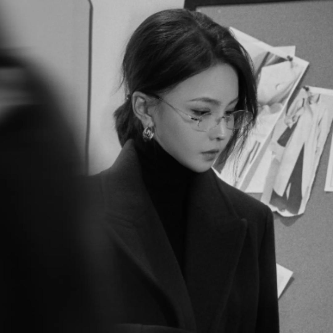 溶溶RONGRONG极简穿搭