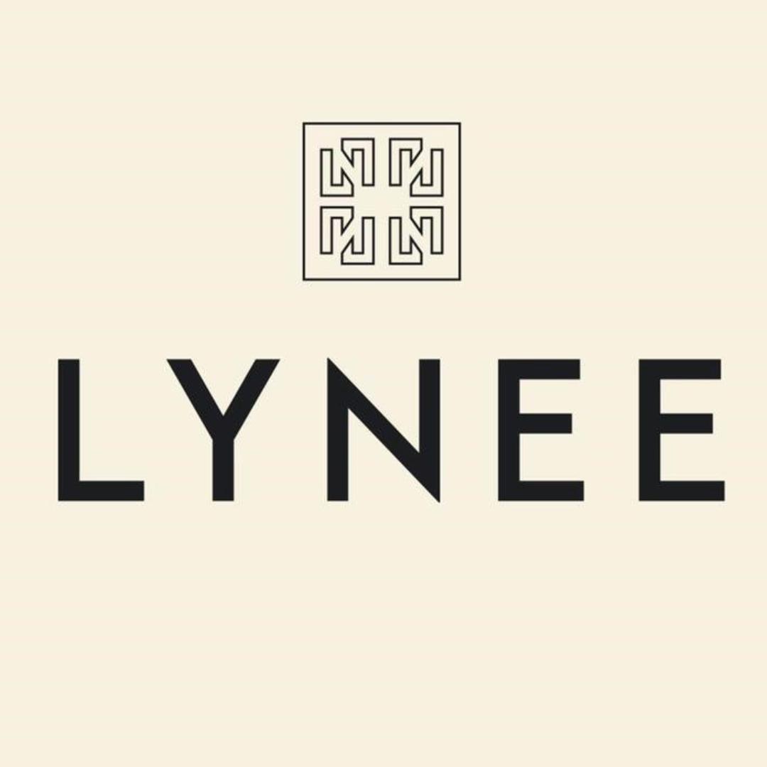 LYNEE(时尚穿搭)