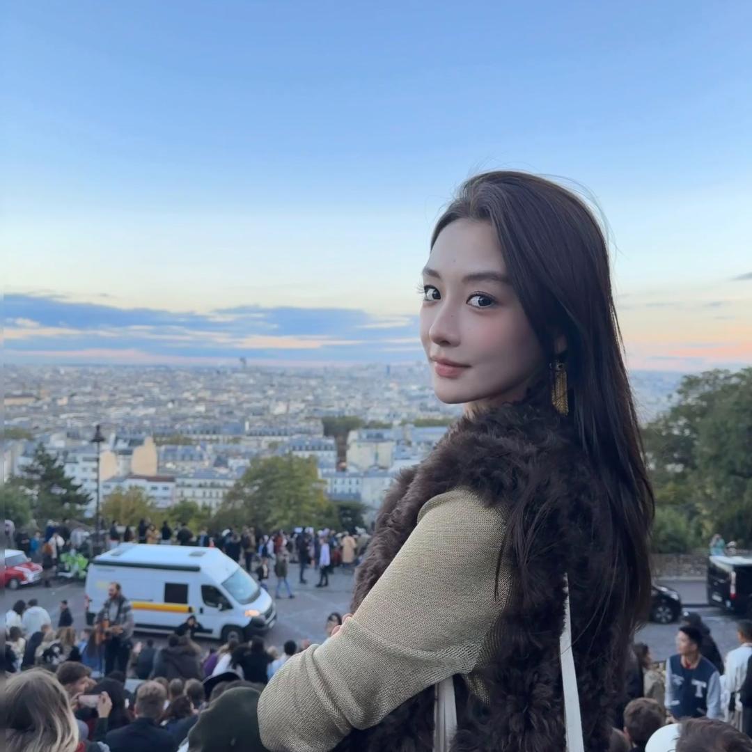 FOREVERCAN小纯(时尚穿搭)