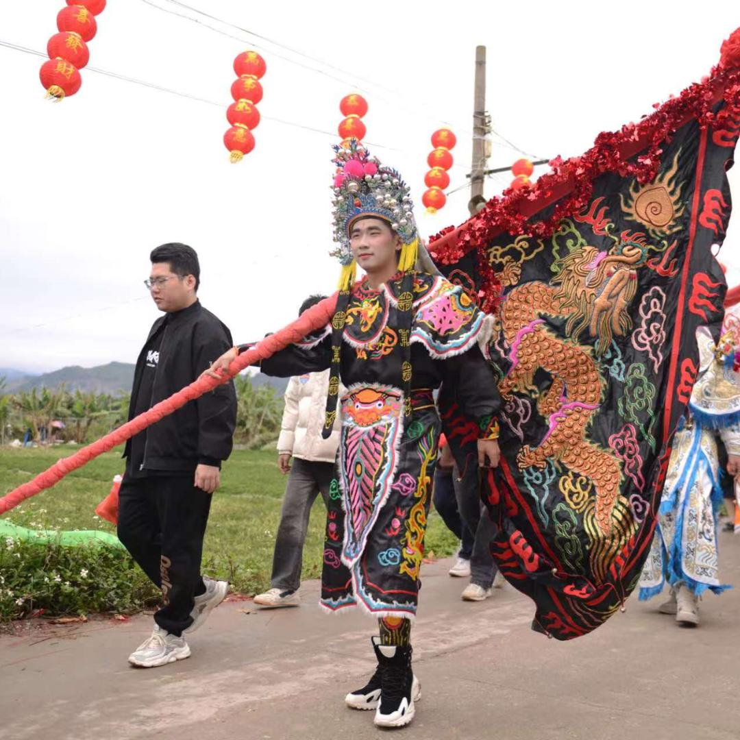 爱溜达的老李
