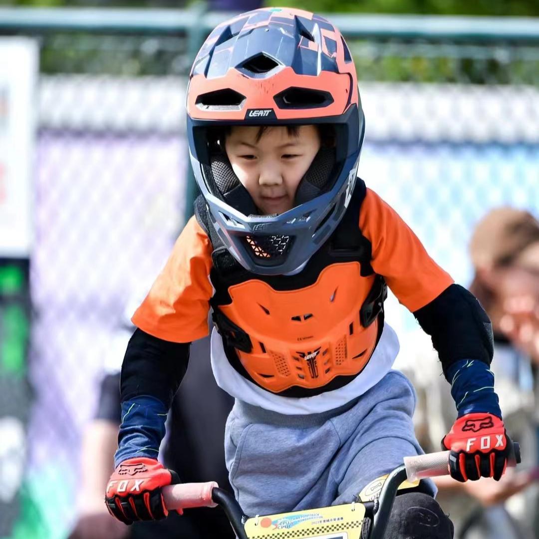 BMX Racer 范团团