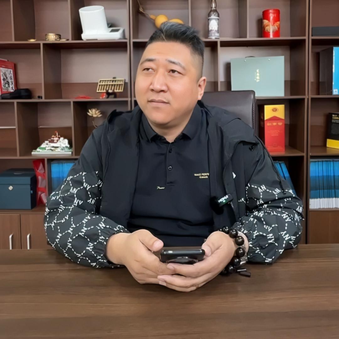 飞益桥架张久君