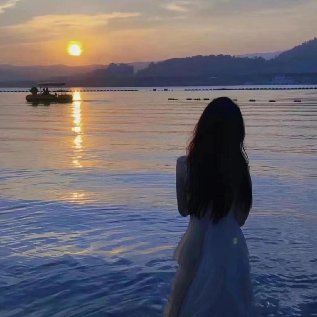序曲女装