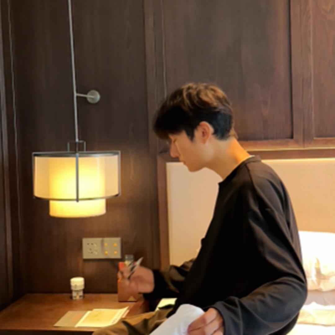 小李聊酒店
