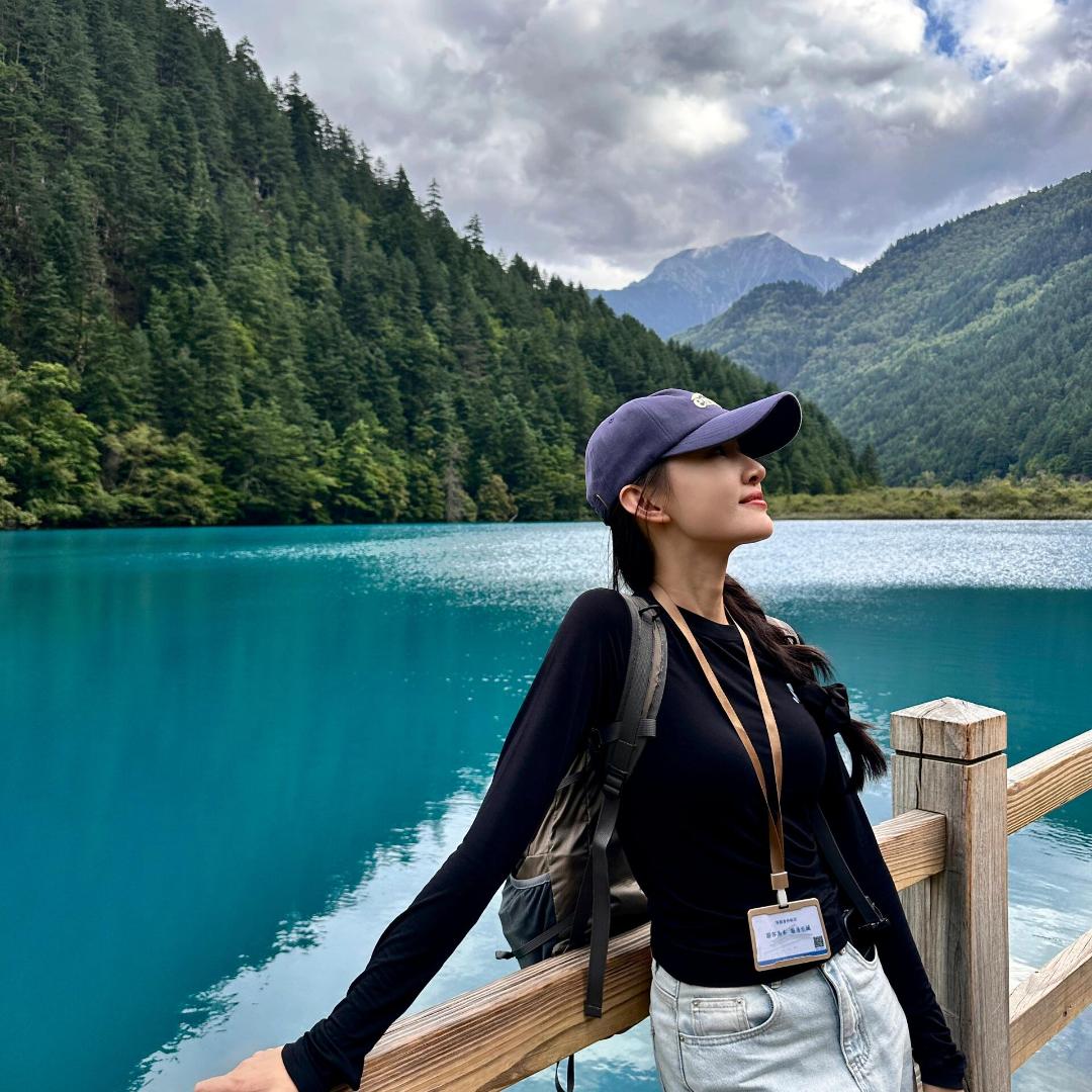 四川导游毛毛雨