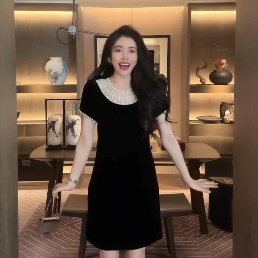 跟着妮蔻穿出彩