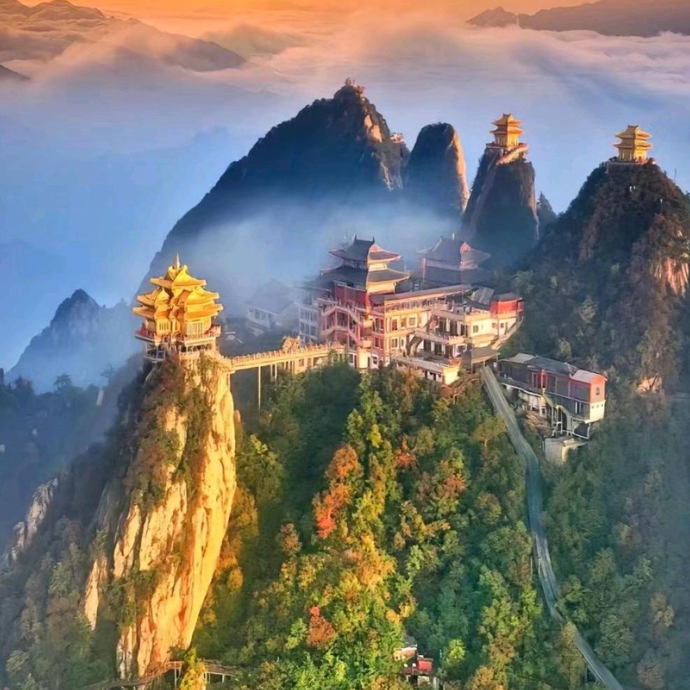 陌上花依民宿（老君山店）