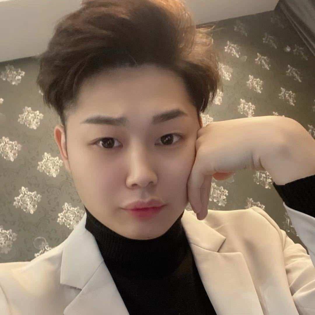 一只粉色的猪～