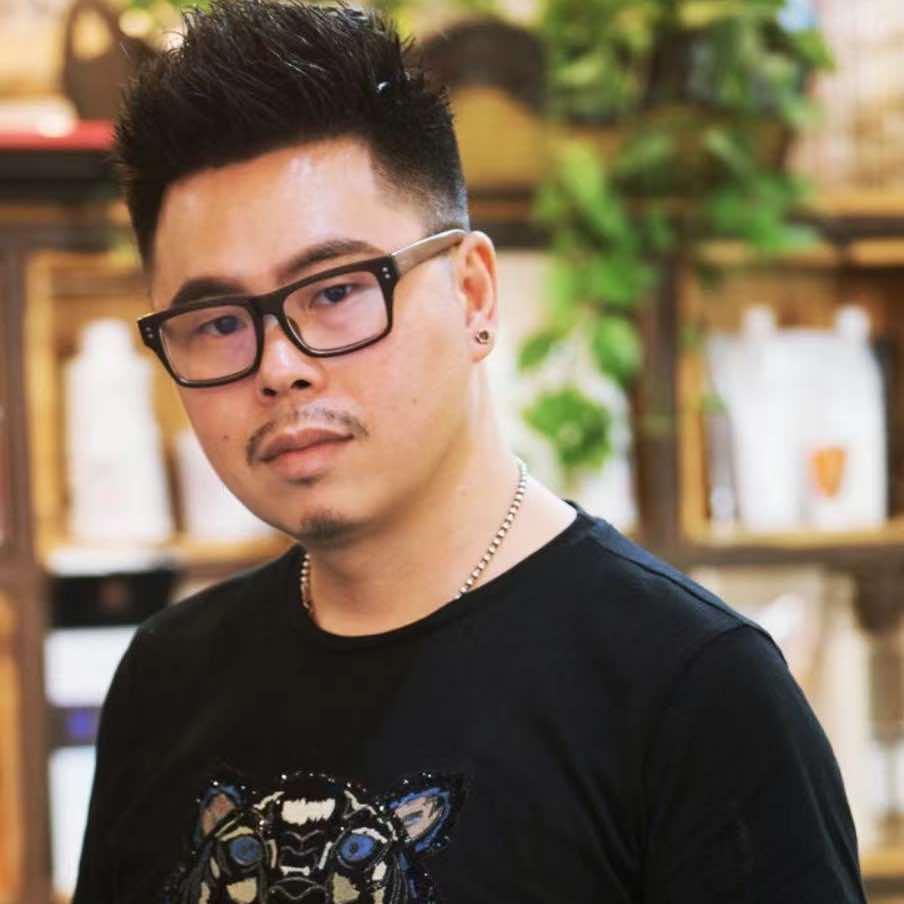 V8潮牌.领都国际形象会所(晋江店)