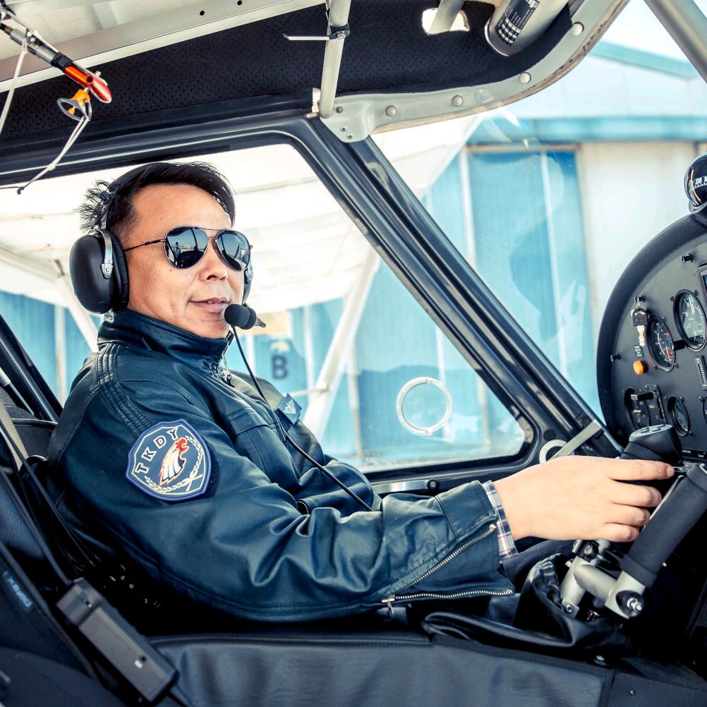 龙云航空飞行基地官方号