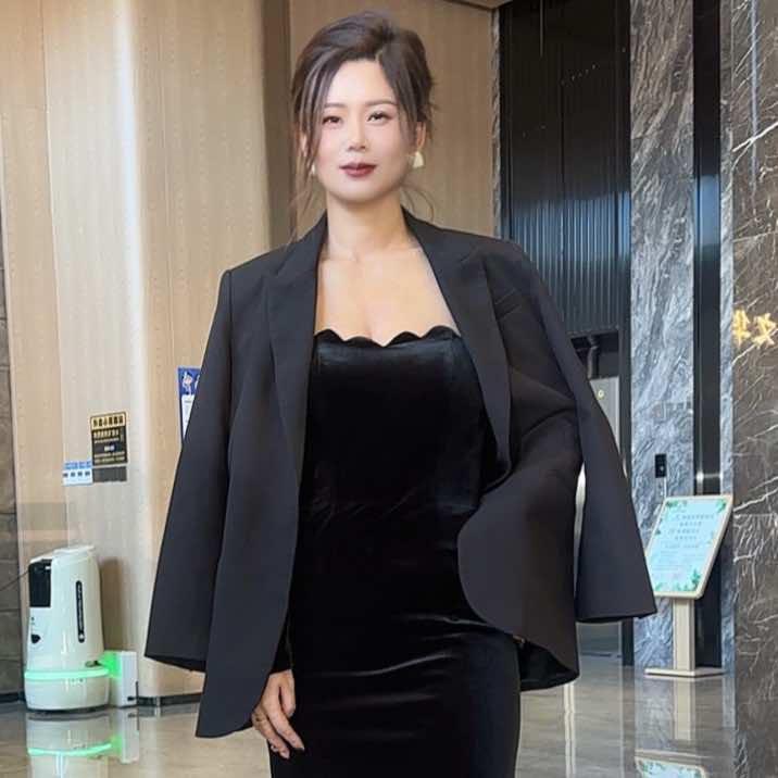 绽颜化妆造型工作室