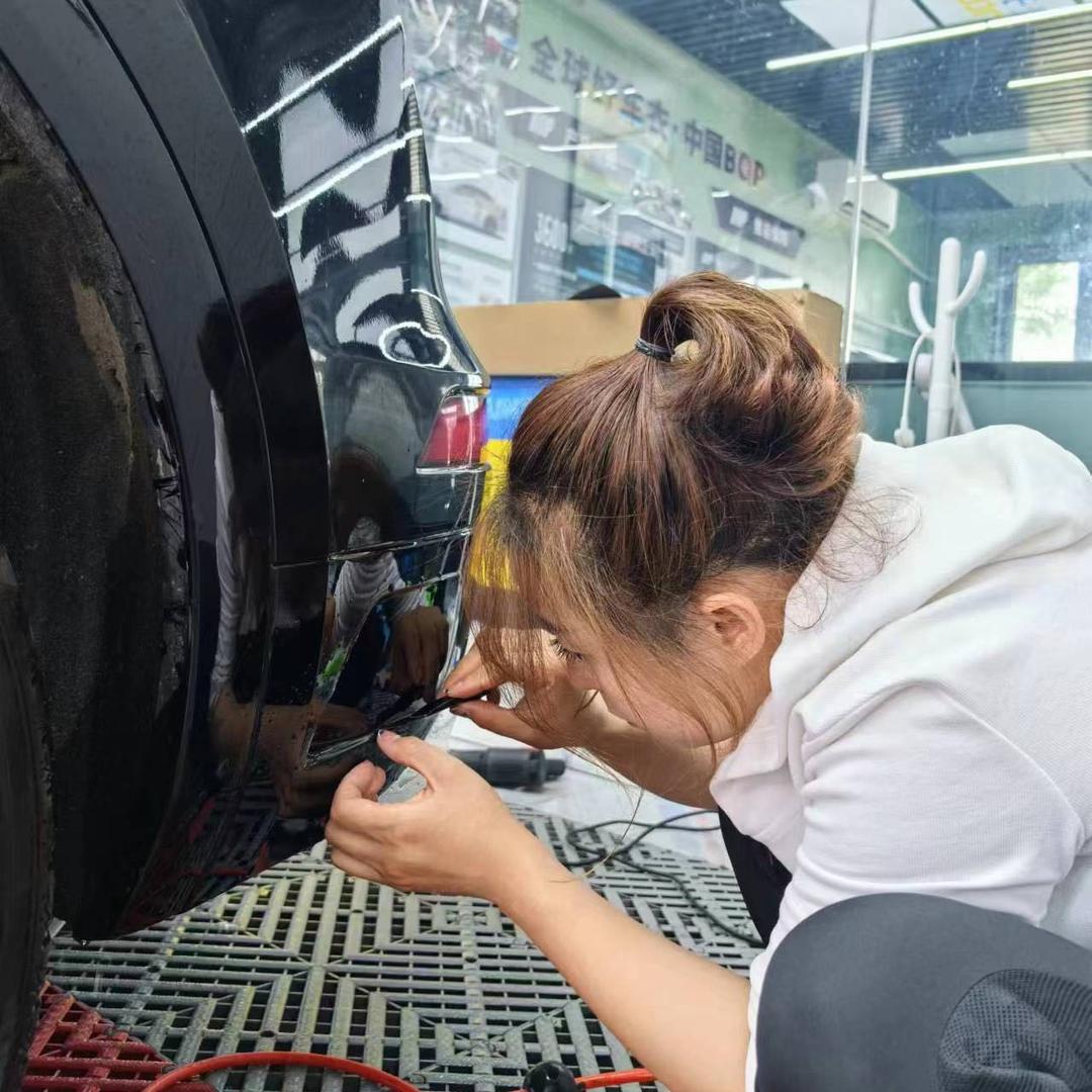 五家渠贴膜小姐姐(KDX康得新贴膜工厂店