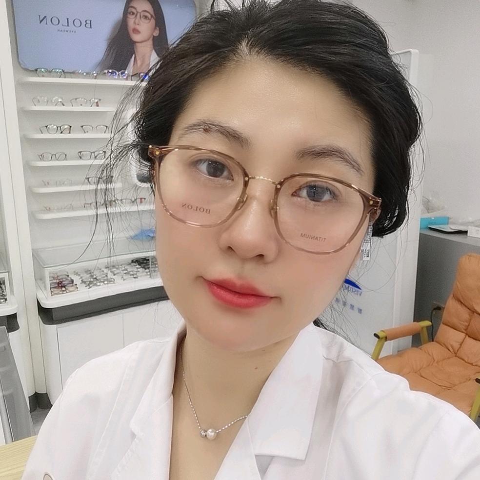 精准眼镜张小娟