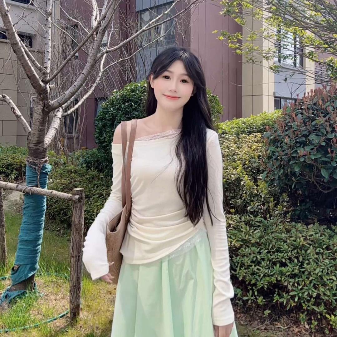 柚柚麻麻（梁七七）