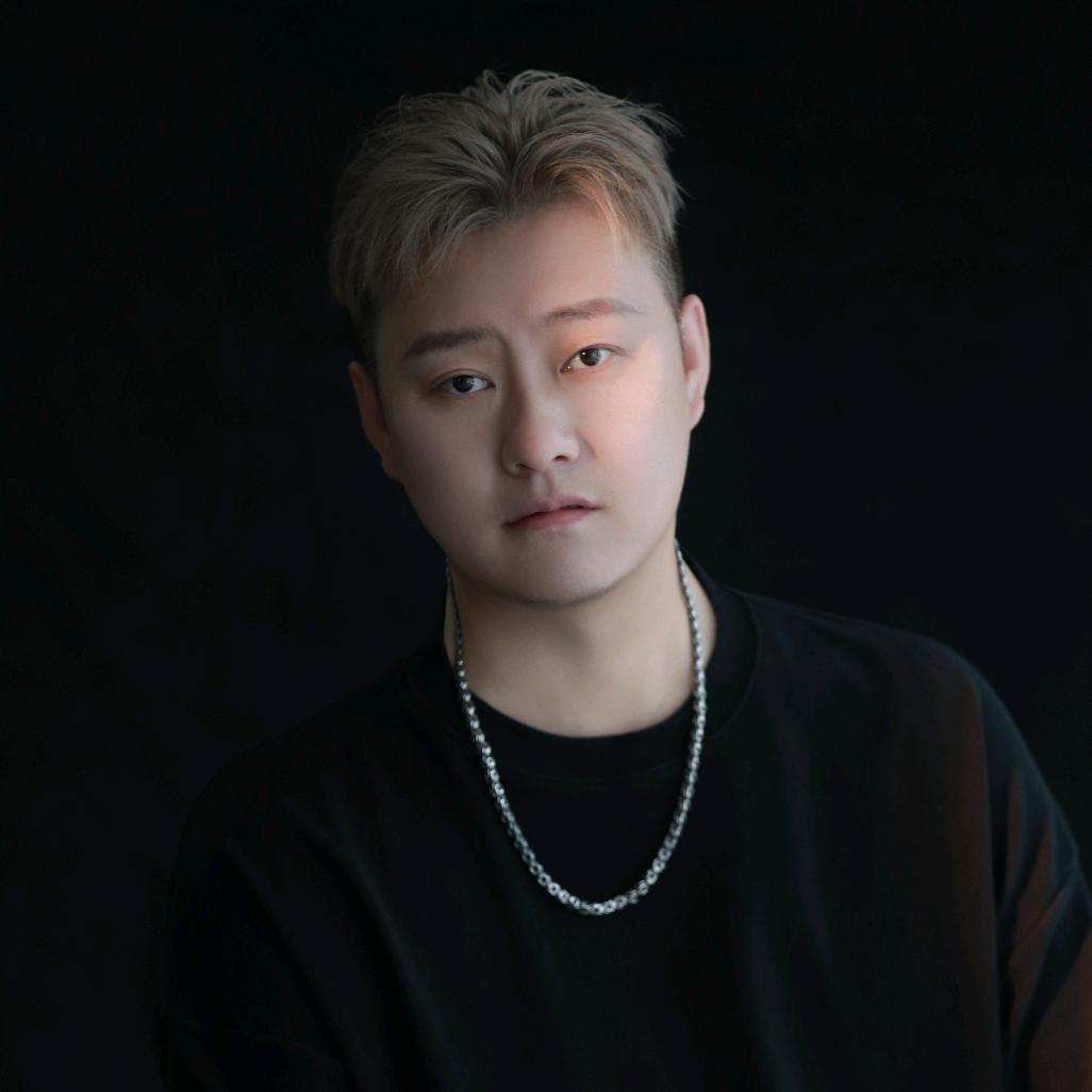 亿楠