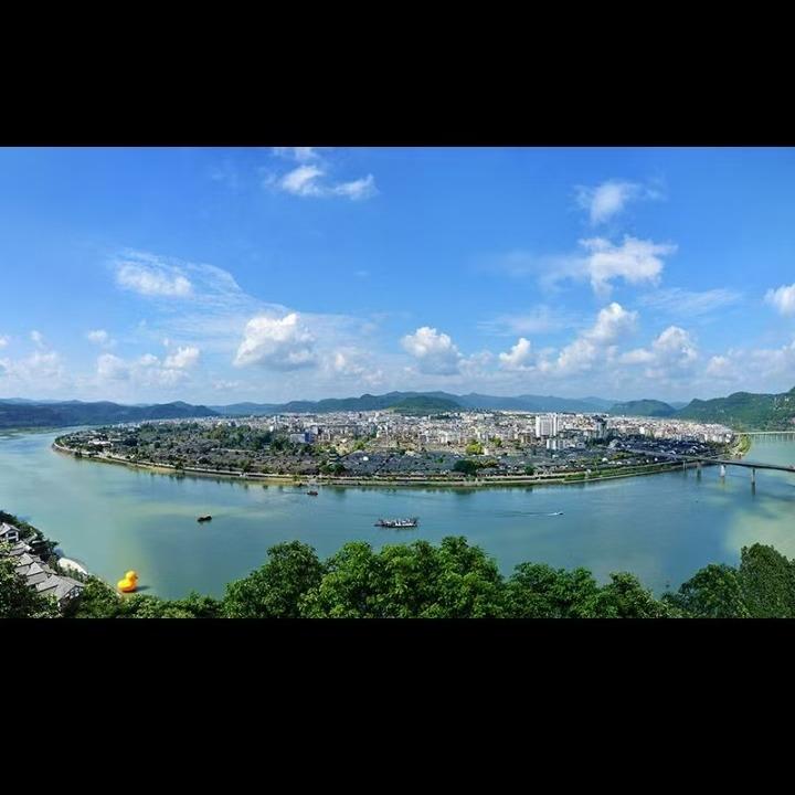 阆中一家小院民宿