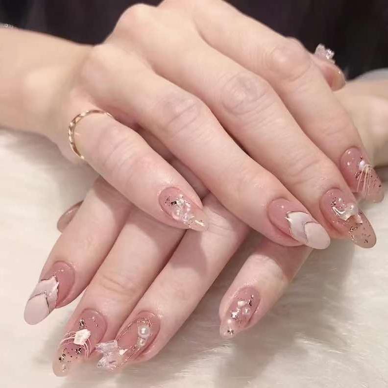 闪闪美甲美睫