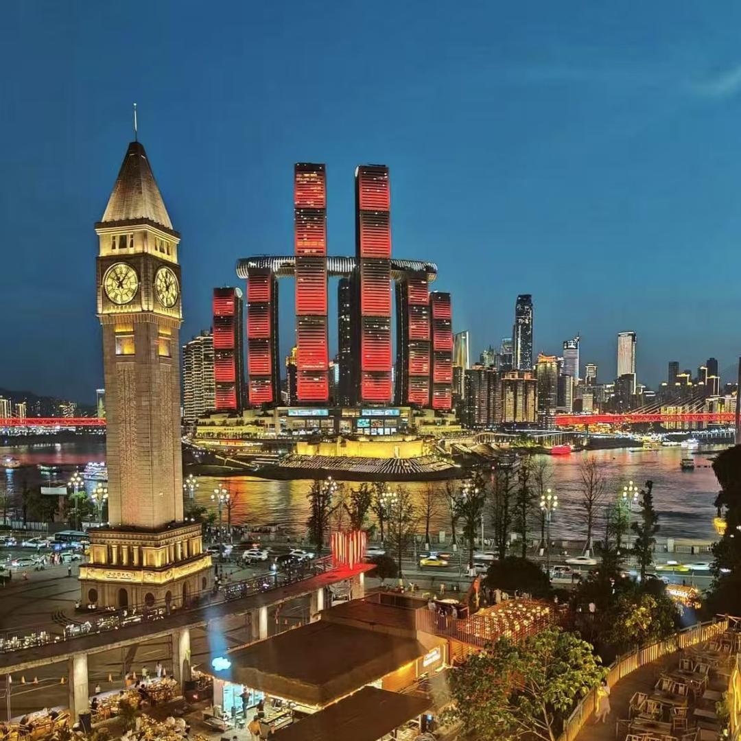 重庆十月江景民宿峰峻（南滨路店）