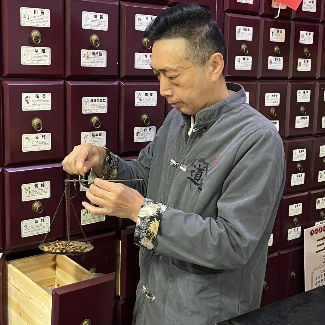 赋鹊堂韩先生