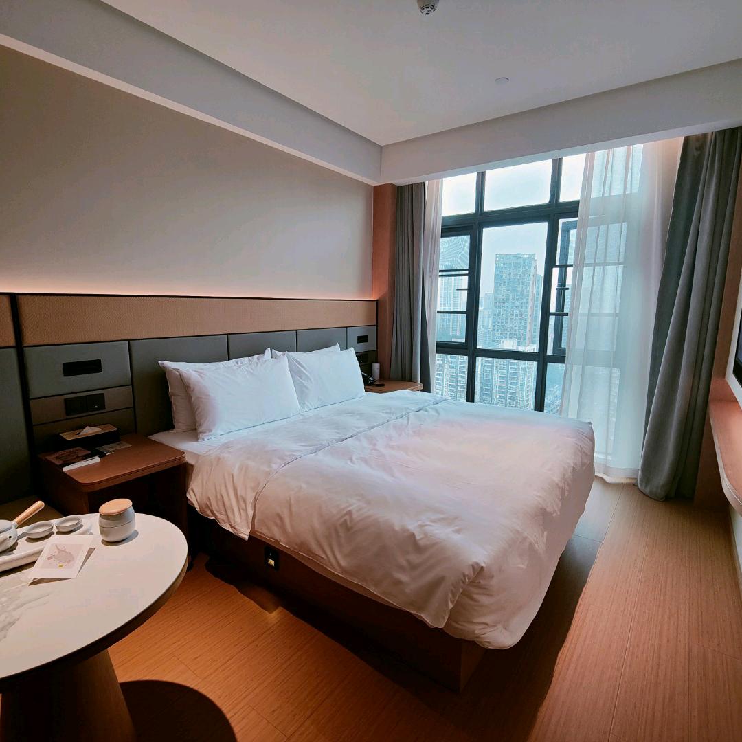 亚航酒店(重庆江北机场双凤桥地铁站店)