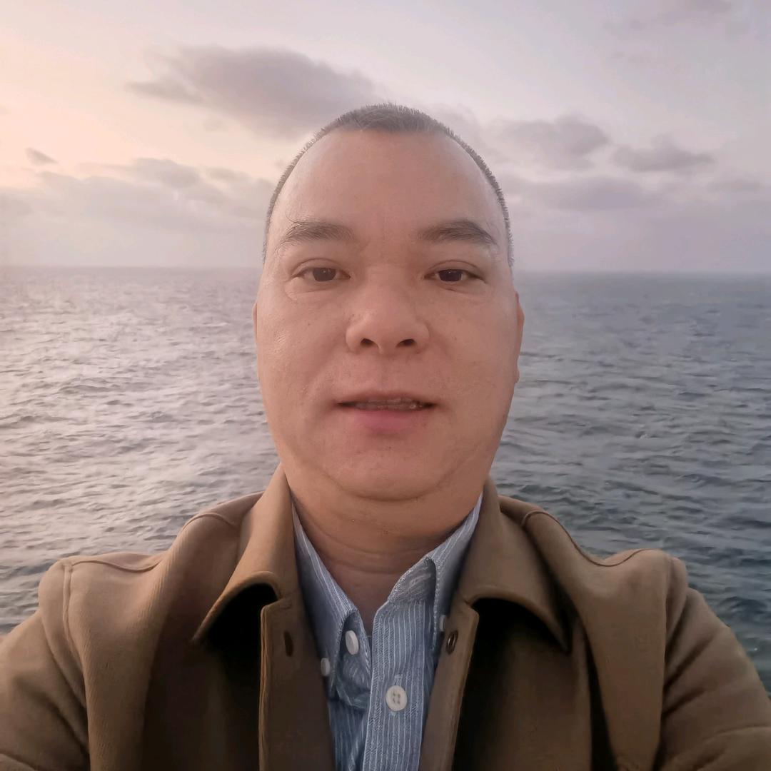 崇左美业刚哥