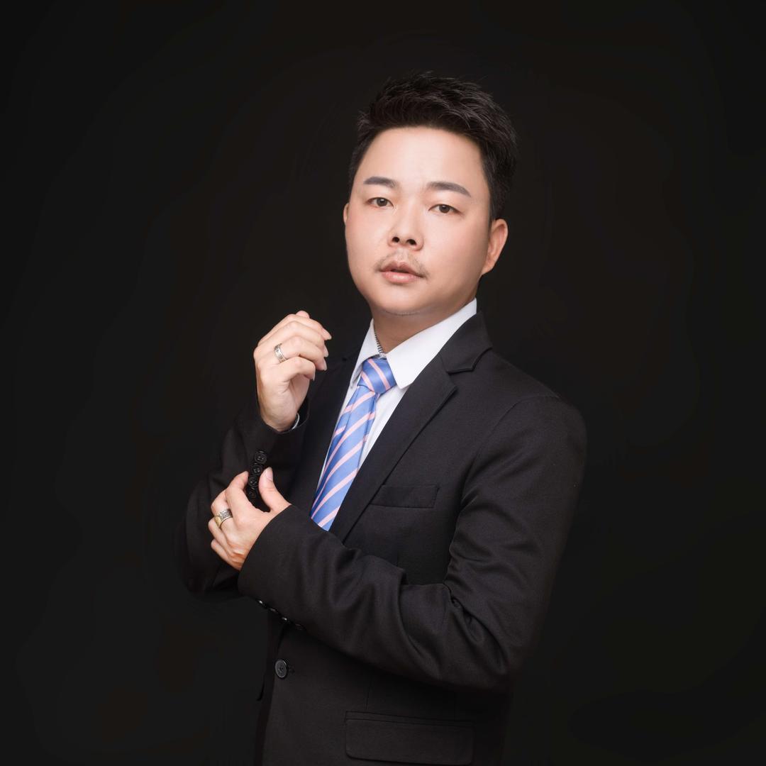 潮伦发型设计阿海