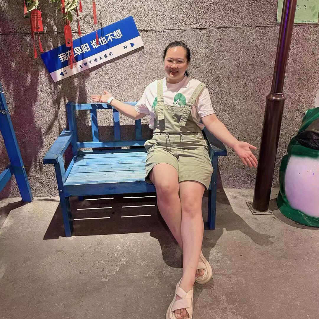 红黄蓝早教梦梦老师