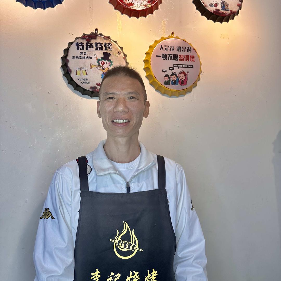阳朔李亮烧烤店