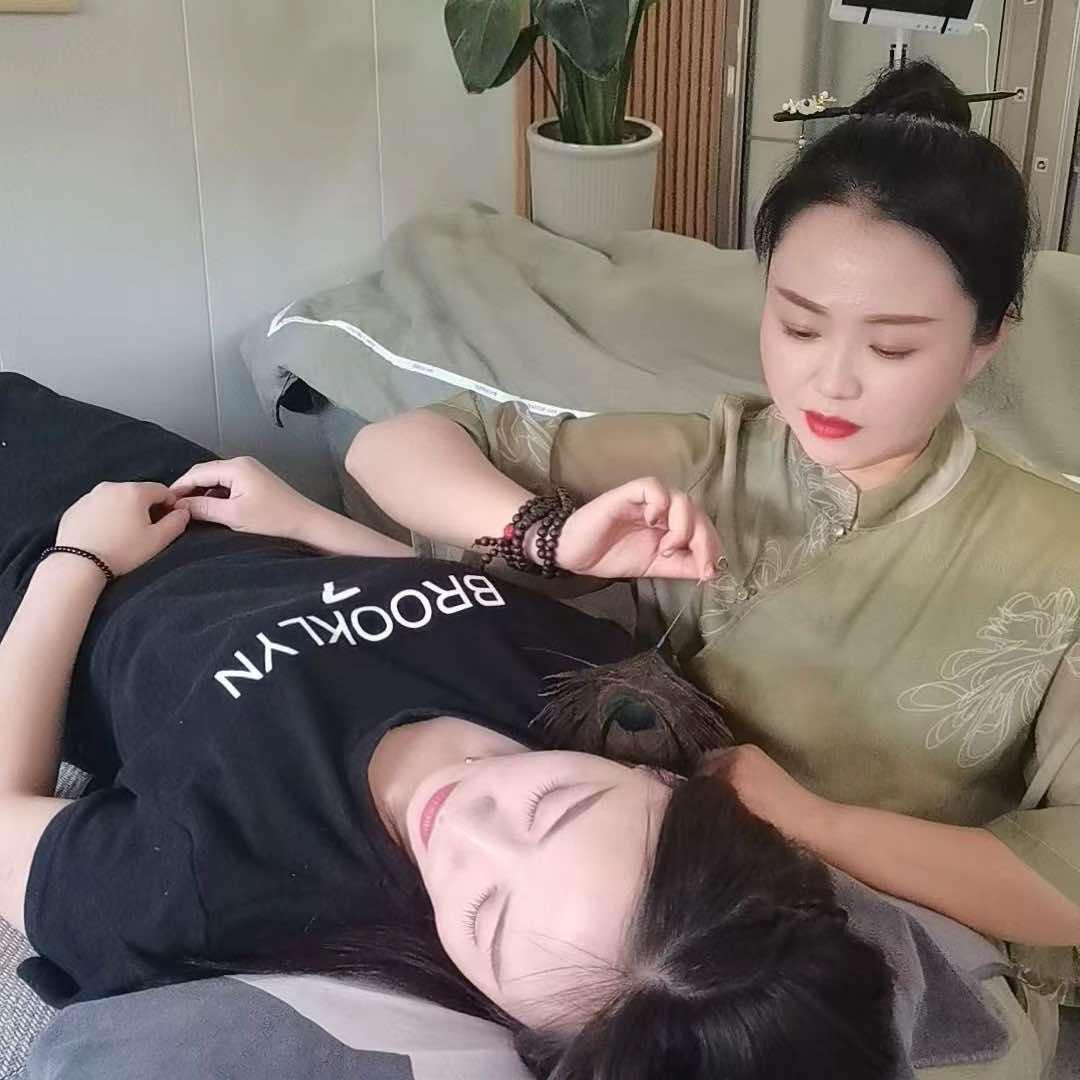 临泉县佩佩采耳店