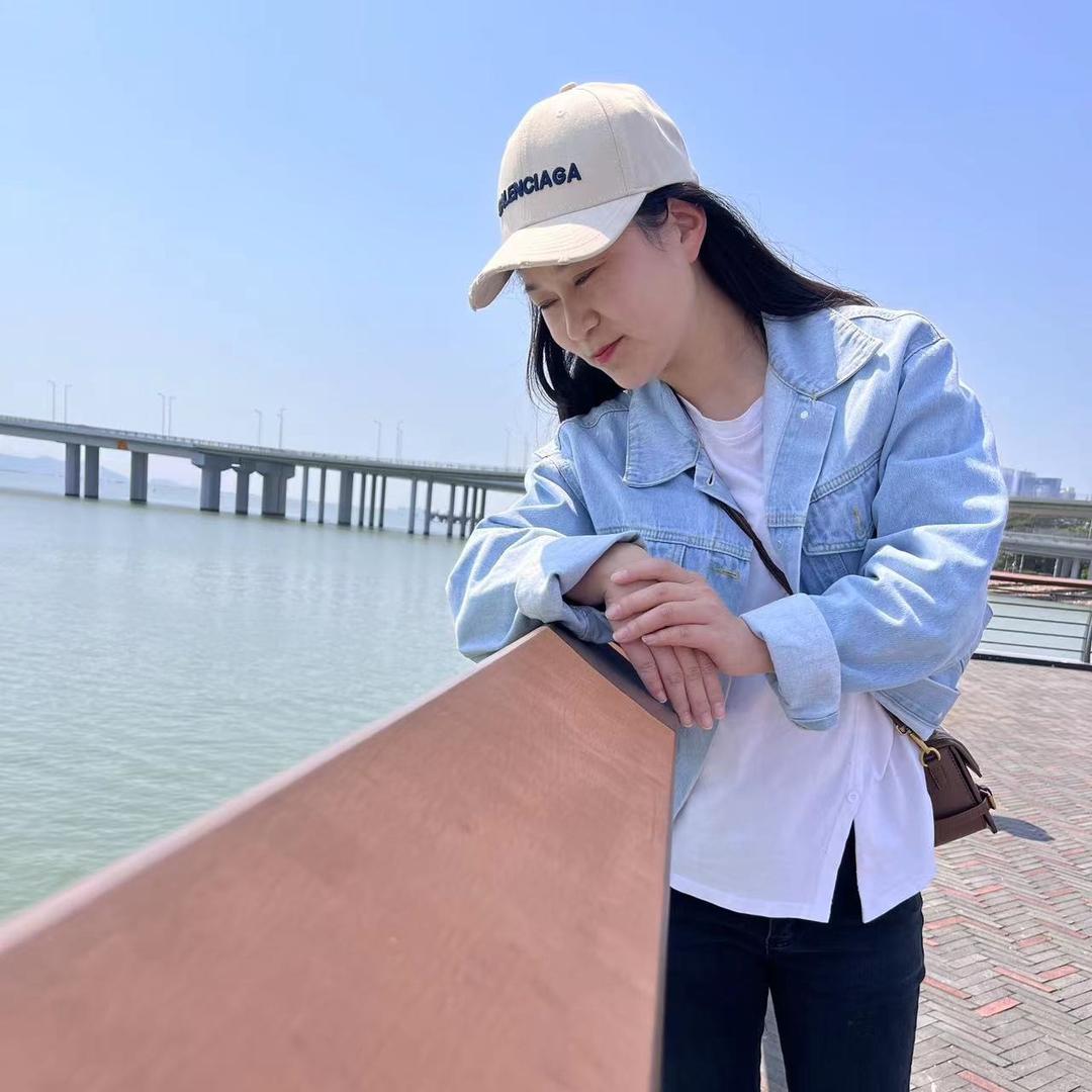 澳达汽车贴膜改装（徐瑶）