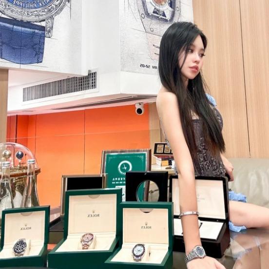 准冠奢品奕竹