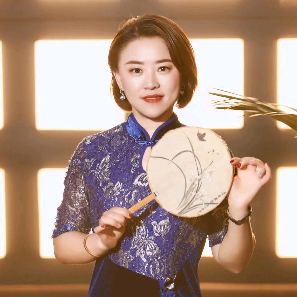 极美美业 顾德兰