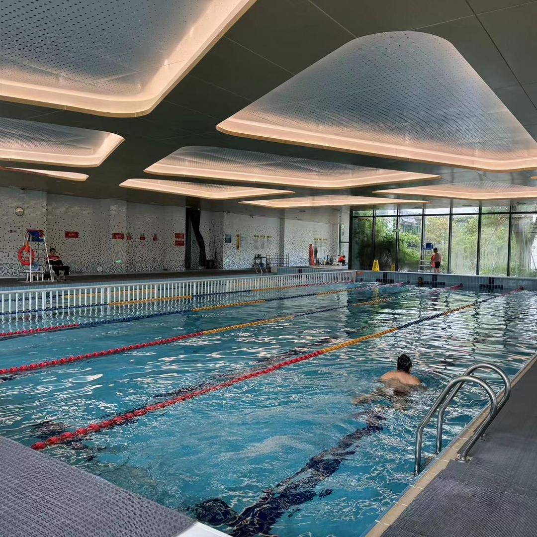 聚众体育游泳中心