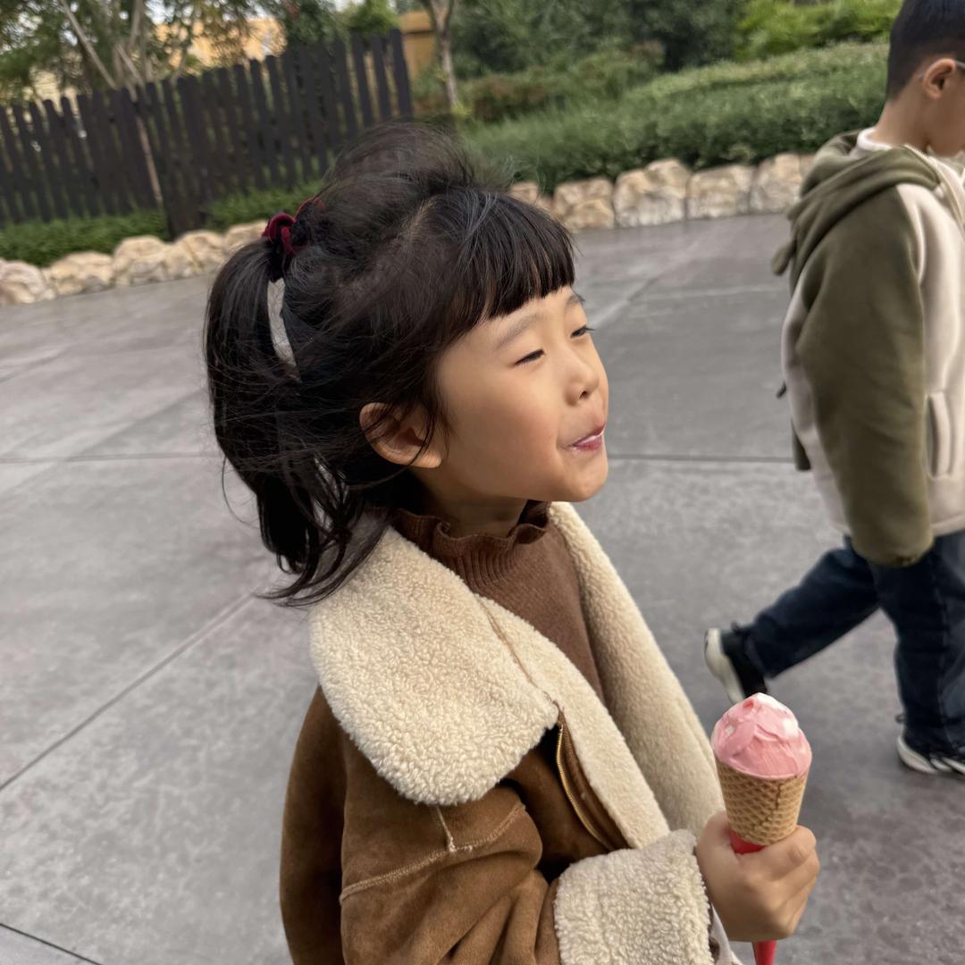 在乐山卖小龙虾的刘妹妹