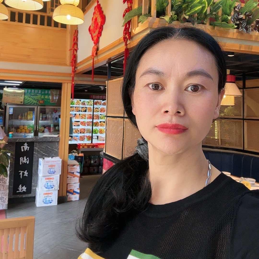 伍姐（南湖虾蛙餐饮店）