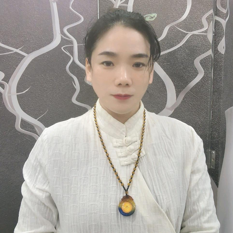 泰兴   严姐