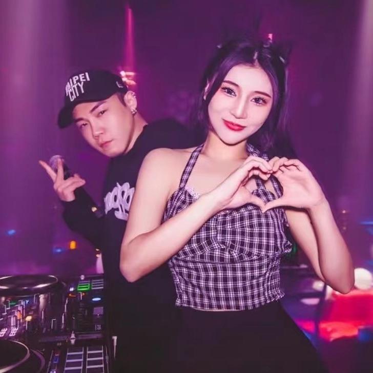 苏苏维多利亚·蓝色钻石酒吧