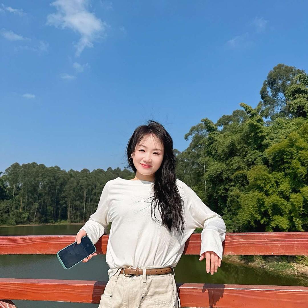 Elaine-泽燚舞美