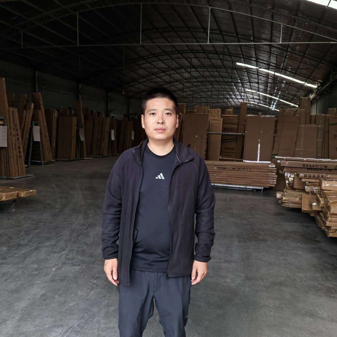 简璞木门工厂店