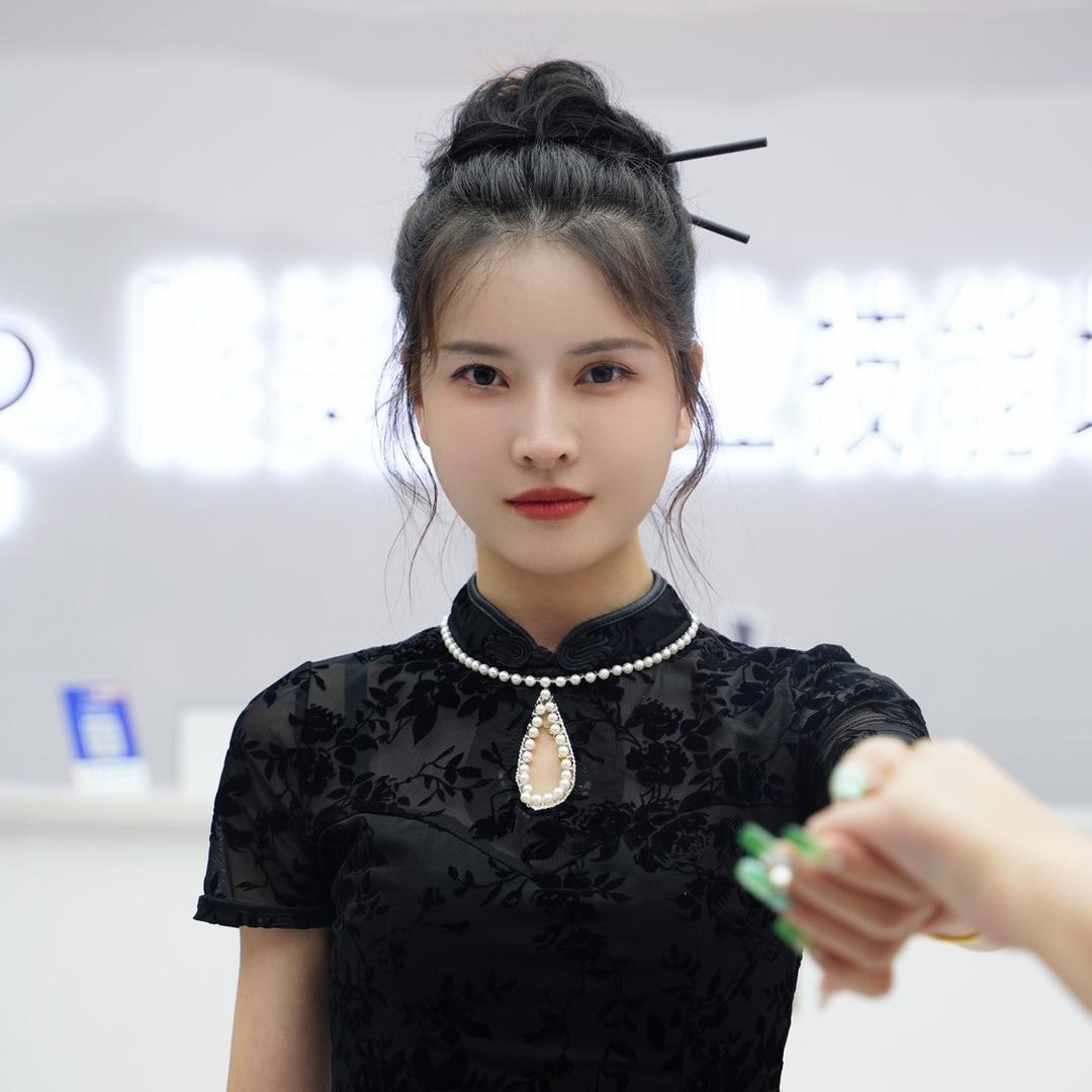 南希教化妆