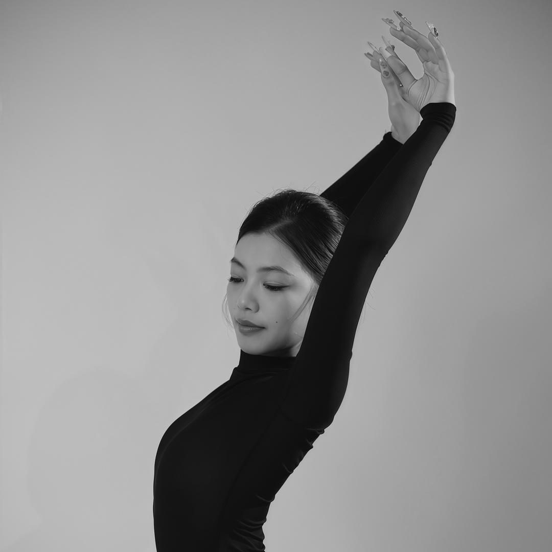 乐舞艺艺术何老师