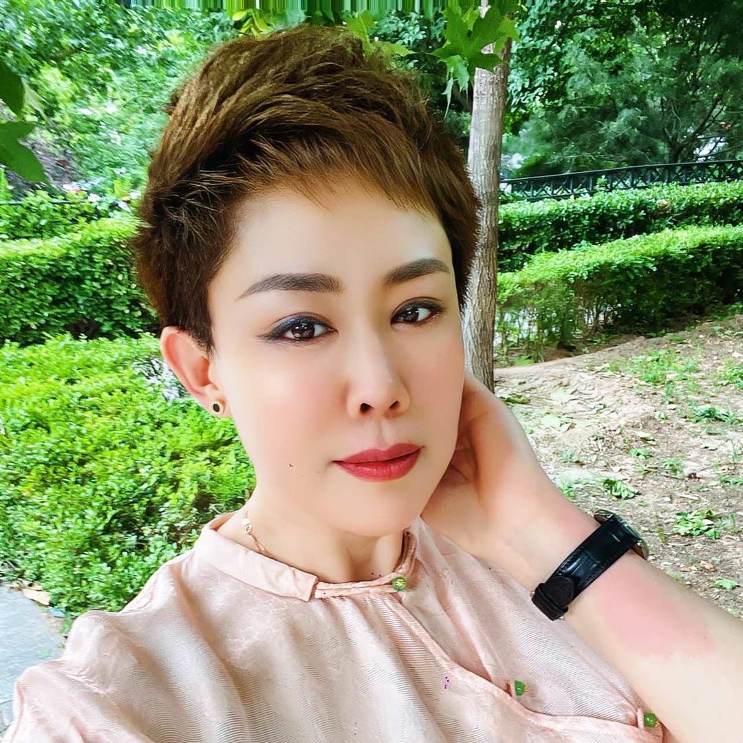 白雪AI智直播孵化带货👩