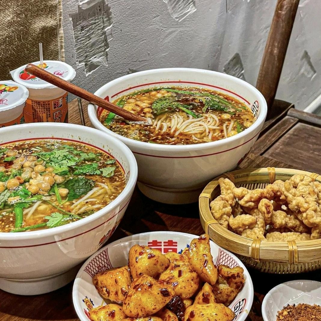 傣乙碗鲜肉小锅米线(宝龙广场店)官方号