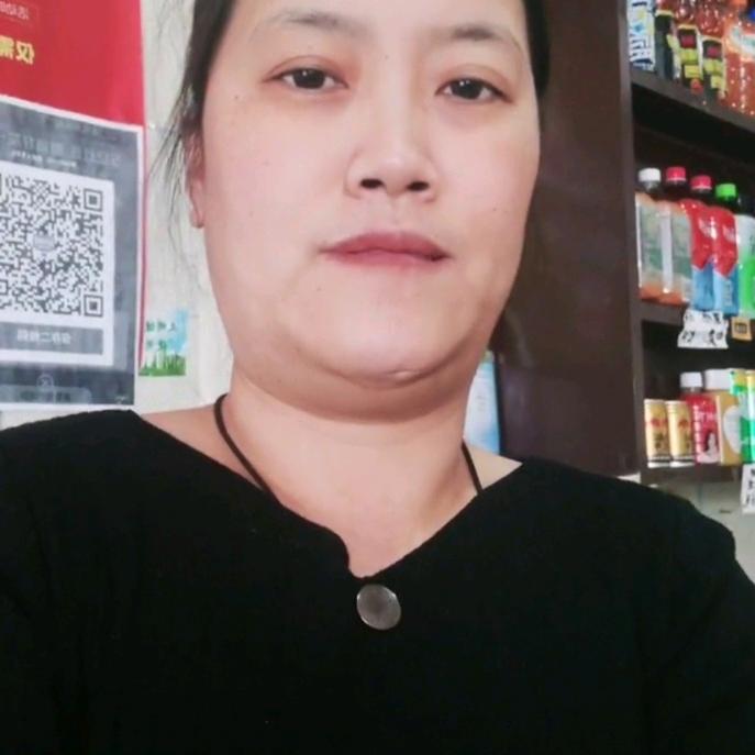 汽配城宁宇快餐（育才店）王姐