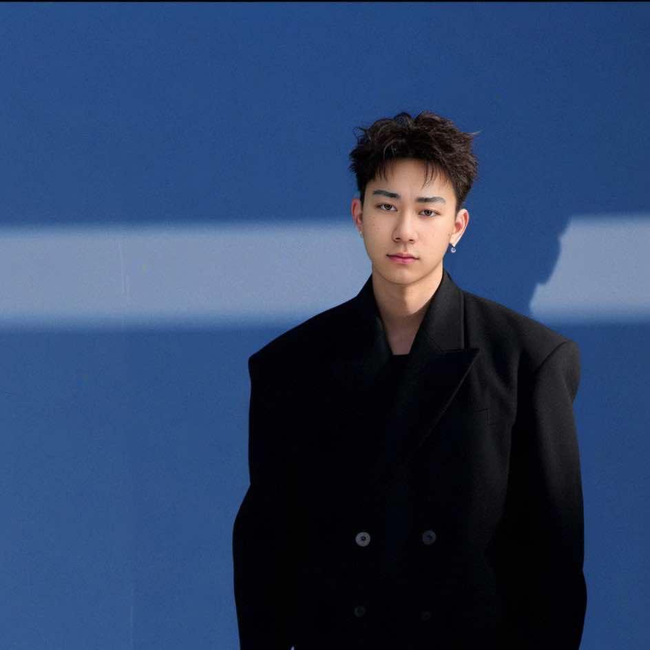 V8惟八美业（中海华景郡九店）店长 凯瑞